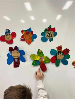 jardin étrange et foisonnant, créations réalisées par les jeunes sous l’inspiration des artistes Jiwan Larouche, Alissa Bilodeau, Marven Clerveau et Élise Provencher. 