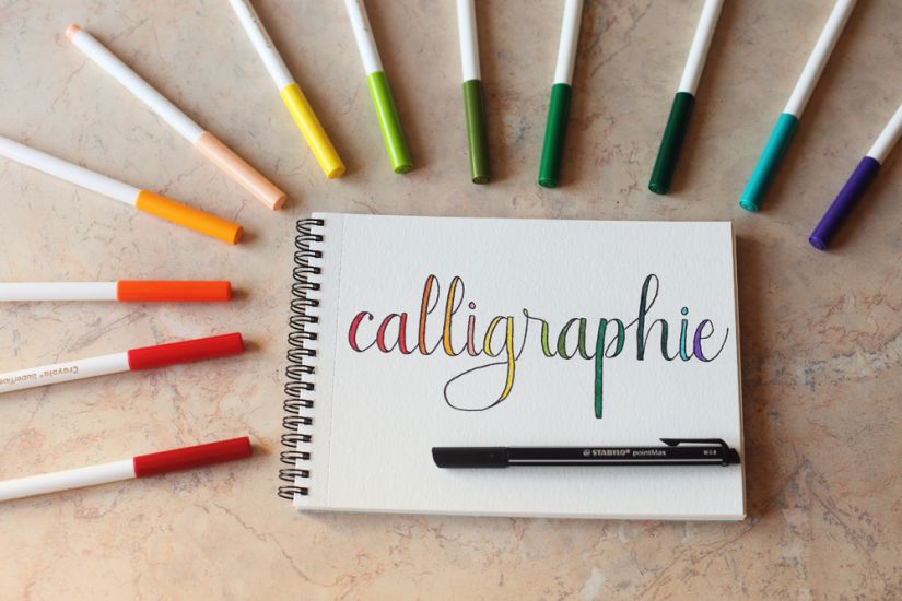 Atelier de calligraphie au feutre
