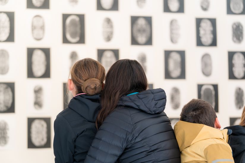 Les tout-petits à la galerie